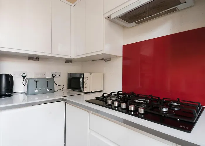 2 Bed Property, Sleeps 5, Free Parking, Near City Centre